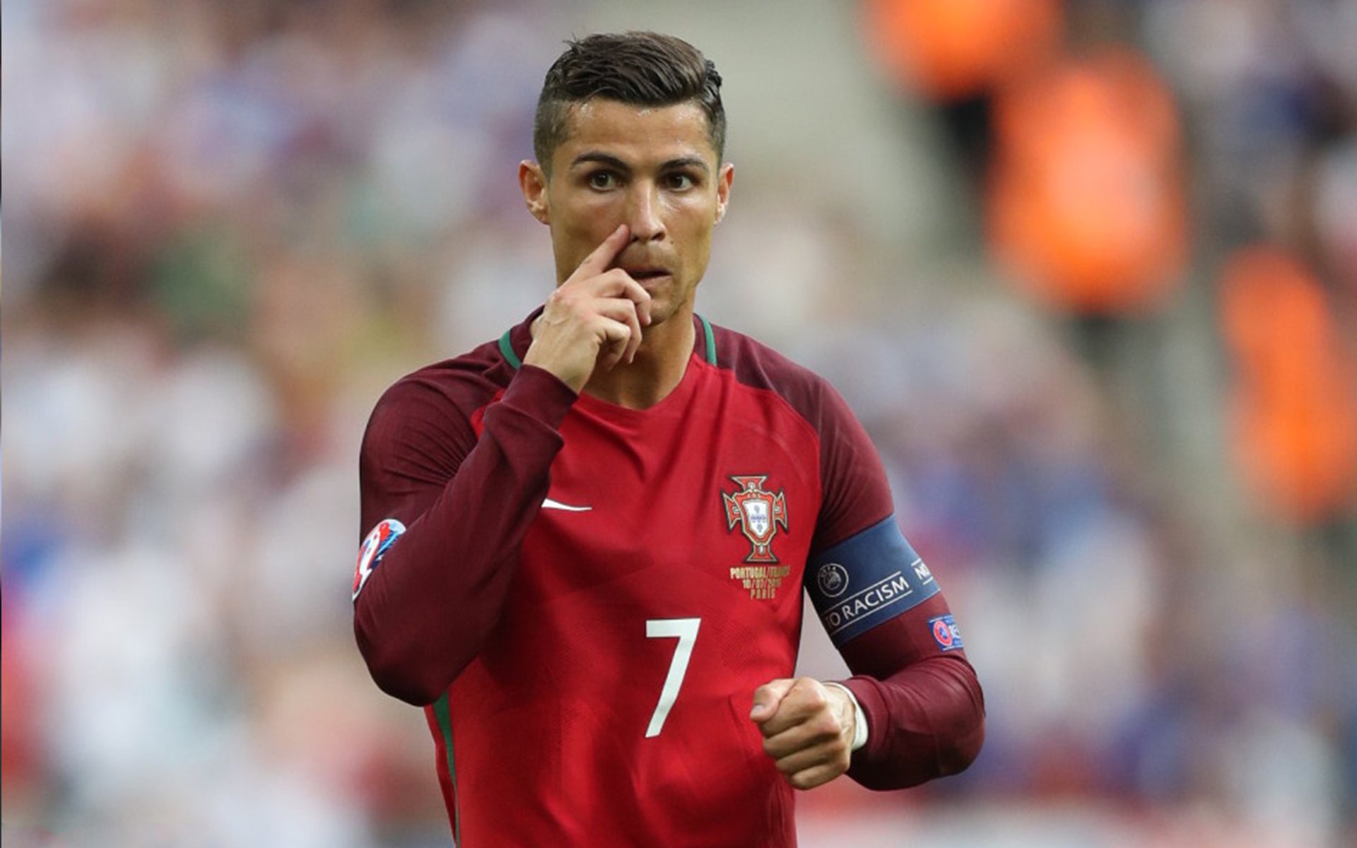 简：凭借敏捷的边路移动，为全黑队带来无数进攻机会